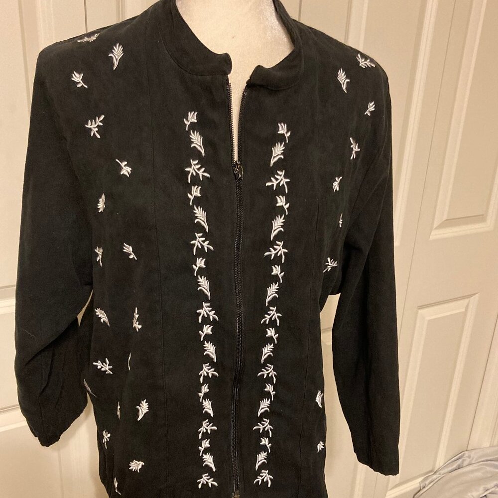 Black Jacket / Blouse ~ Soft With Embroidery ~ Size Large